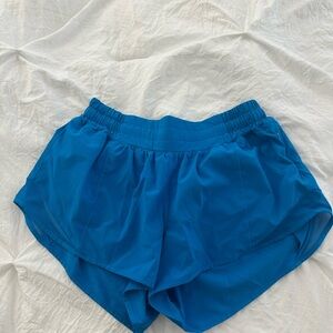 Lululemon Hotty Hot Low Rise 2.5” Blue Shorts Size 6